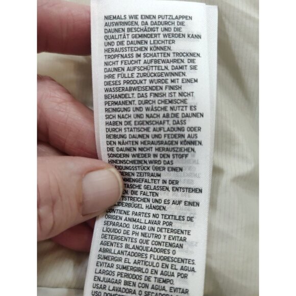 Uni Qlo Ultra Light Down Puffer Vest Womens Medium Ivory Cream Full Zip Pockets - Picture 15 of 16